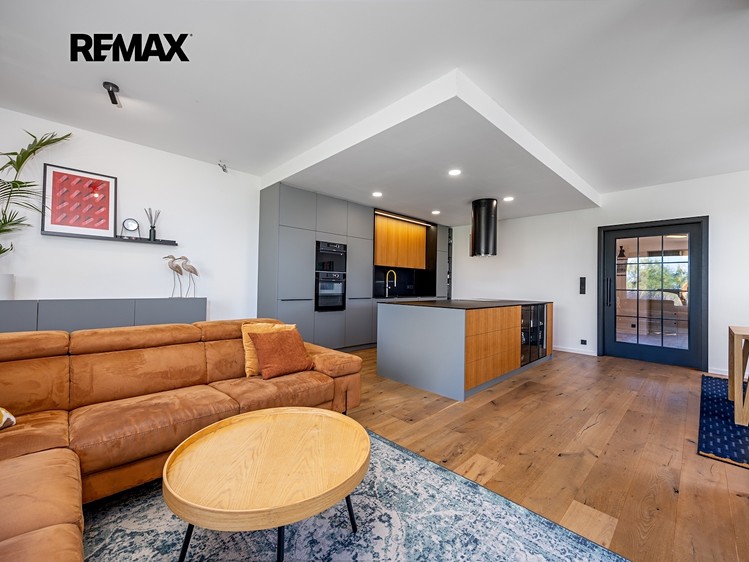 Prodej rodinného domu 177 m², pozemek 827 m² - foto 7