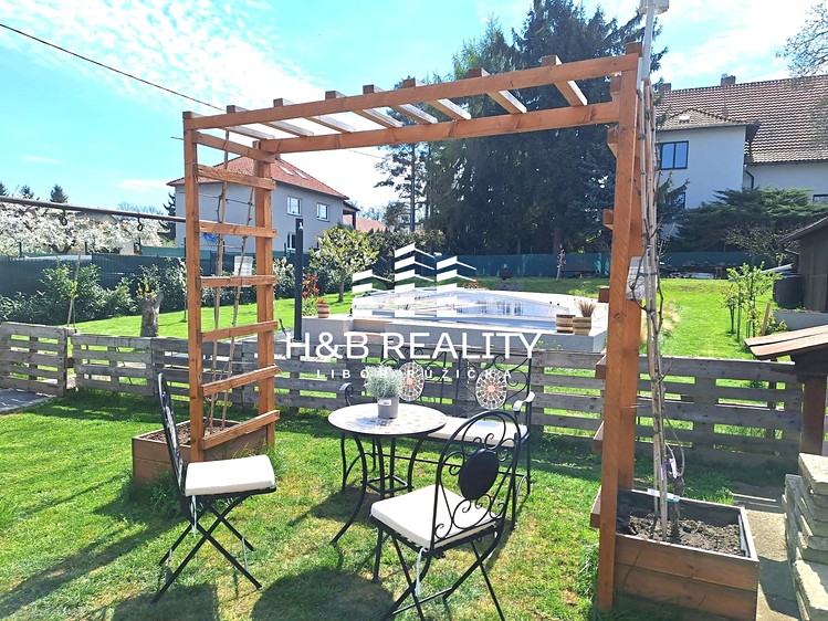 Prodej  vícegeneračního domu 183 m², pozemek 1 059 m² - foto 4