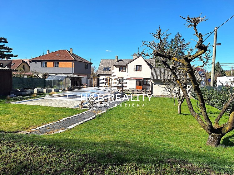 Prodej  vícegeneračního domu 183 m², pozemek 1 059 m² - foto 8