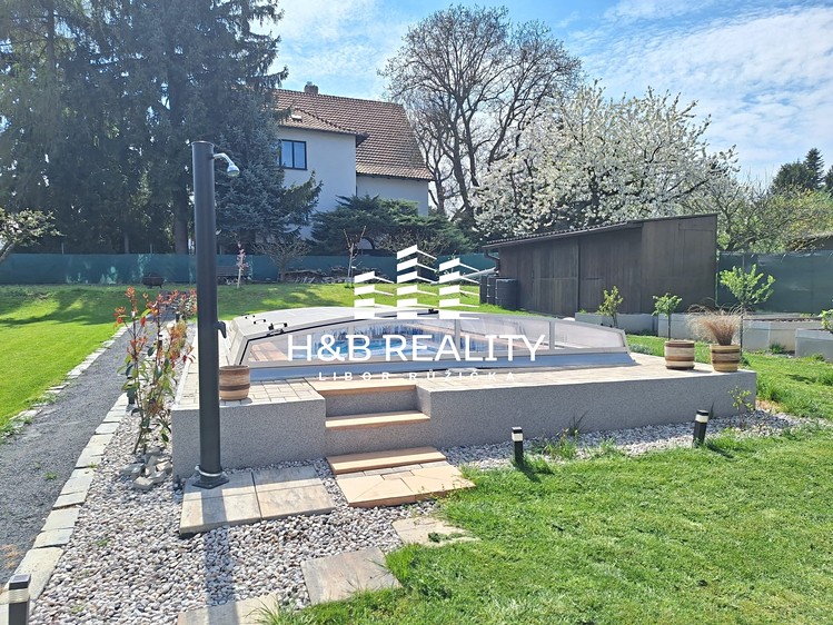 Prodej  vícegeneračního domu 183 m², pozemek 1 059 m² - foto 5
