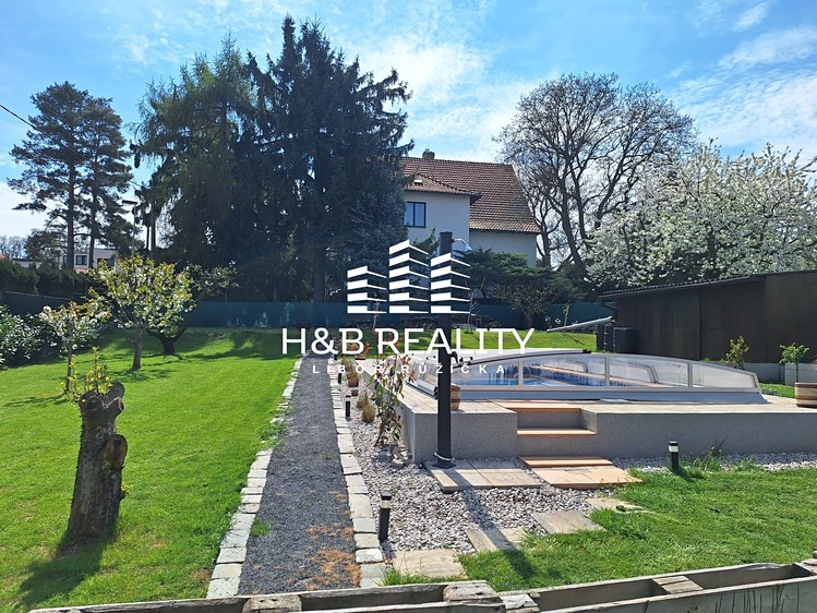 Prodej  vícegeneračního domu 183 m², pozemek 1 059 m² - foto 6