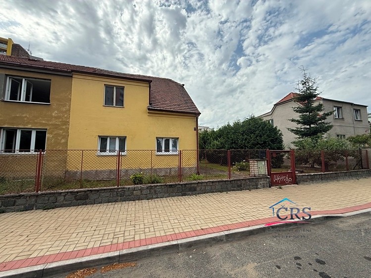 Prodej rodinného domu 142 m², pozemek 517 m² - foto 2