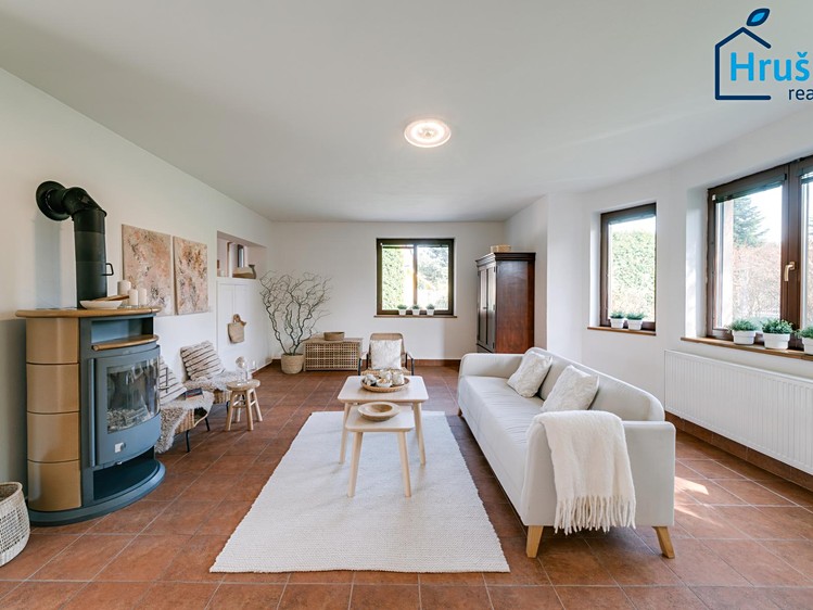 Prodej rodinného domu 196 m², pozemek 650 m² - foto 8