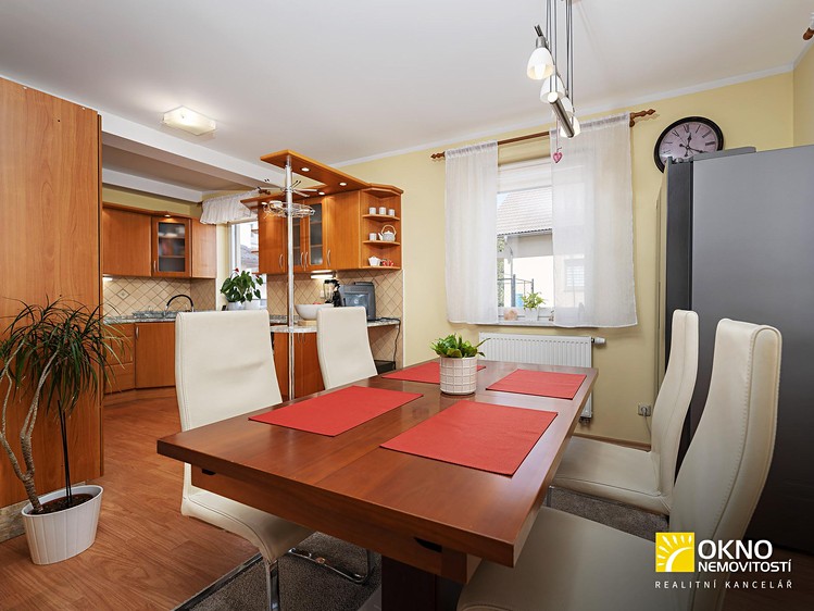 Prodej rodinného domu 144 m², pozemek 1 581 m² - foto 6