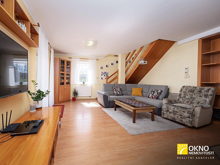 Prodej rodinného domu 144 m², pozemek 1 581 m² - foto 8