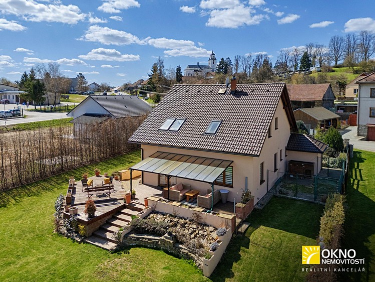 Prodej rodinného domu 144 m², pozemek 1 581 m² - foto 5
