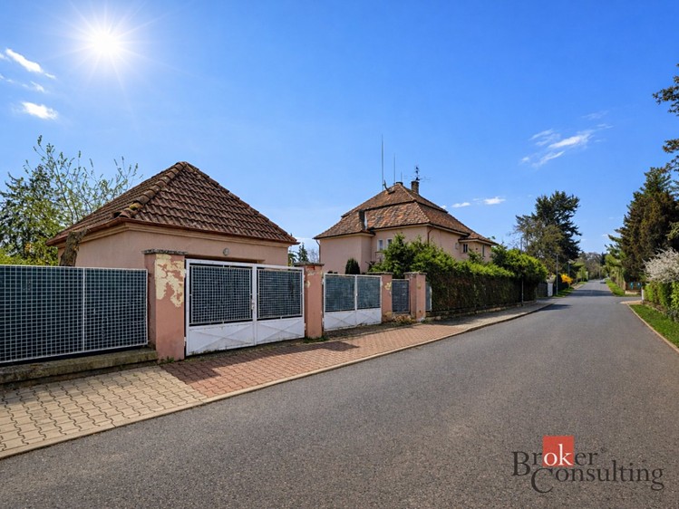 Prodej  rodinného domu 283 m², pozemek 1 308 m² - foto 4