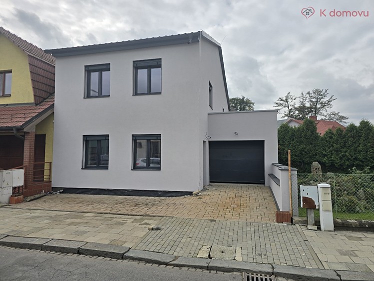 Prodej rodinného domu 197 m², pozemek 100 m² - foto 2