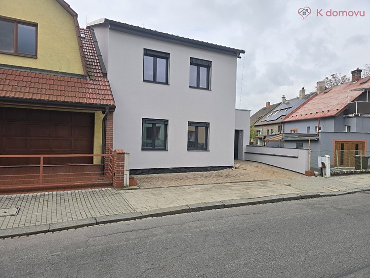 Prodej rodinného domu 197 m², pozemek 100 m² - foto 3