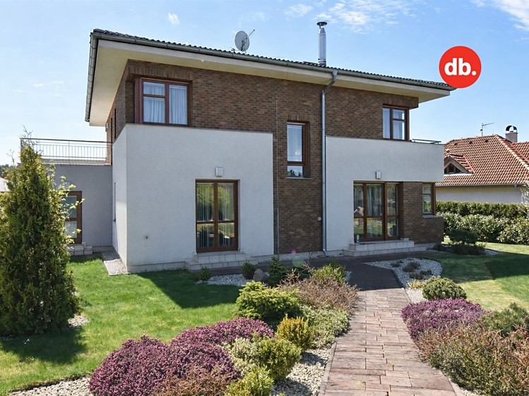 Prodej rodinného domu 238 m², pozemek 1 152 m² - foto 4