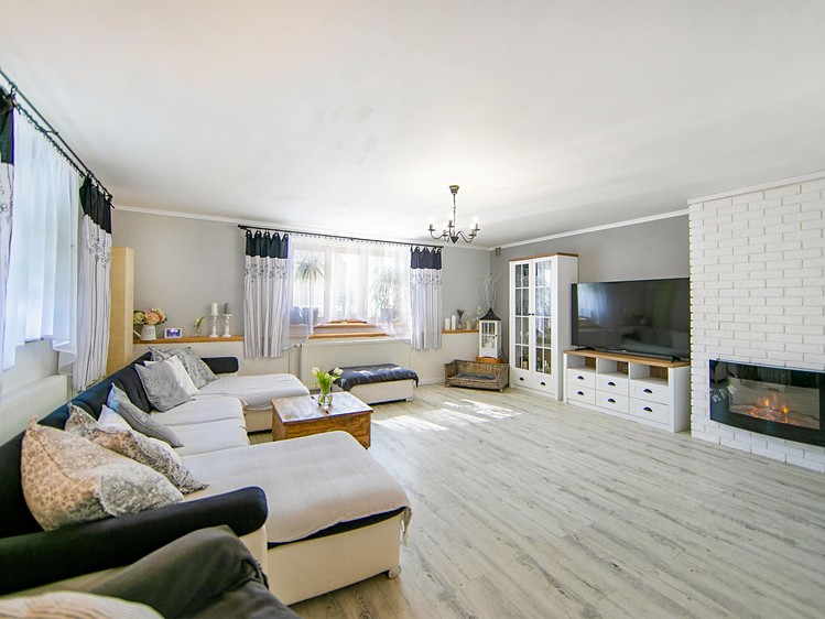 Prodej rodinného domu 208 m², pozemek 2 171 m² - foto 5