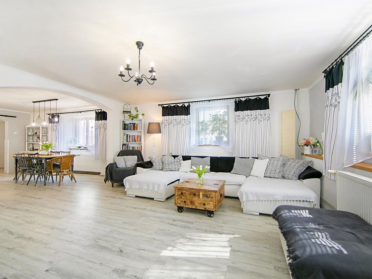 Prodej rodinného domu 208 m², pozemek 2 171 m² - foto 6