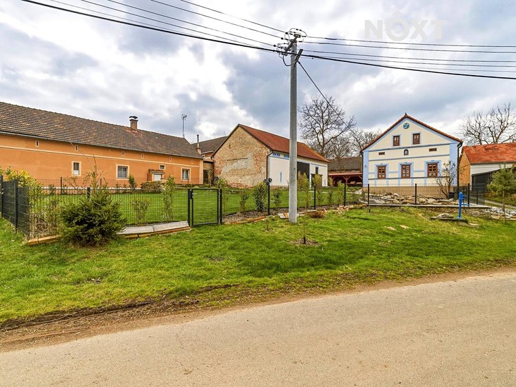 Prodej rodinného domu 259 m², pozemek 2 650 m² - foto 2