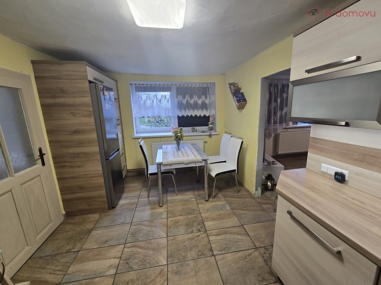 Prodej rodinného domu 143 m², pozemek 1 210 m² - foto 7