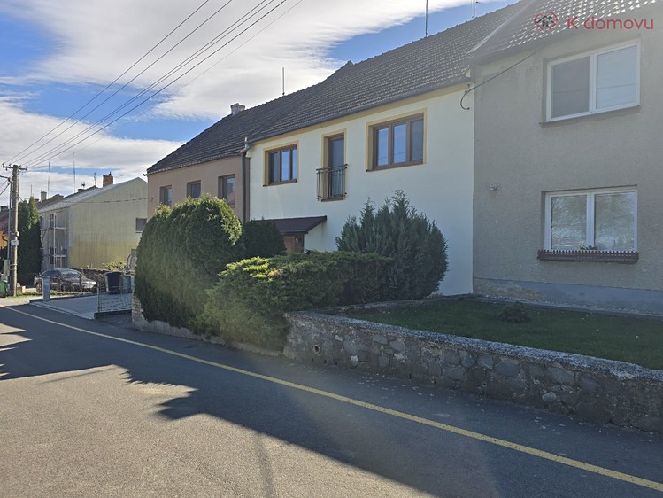 Prodej rodinného domu 170 m², pozemek 439 m² - foto 1