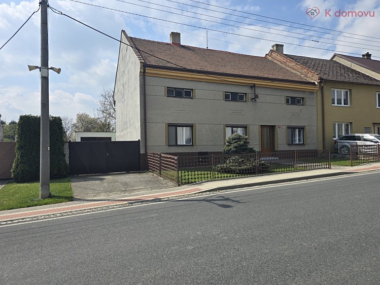 Prodej rodinného domu 101 m², pozemek 1 048 m² - foto 1