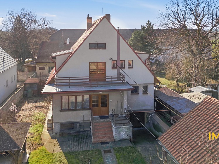 Prodej rodinného domu 258 m², pozemek 759 m² - foto 1