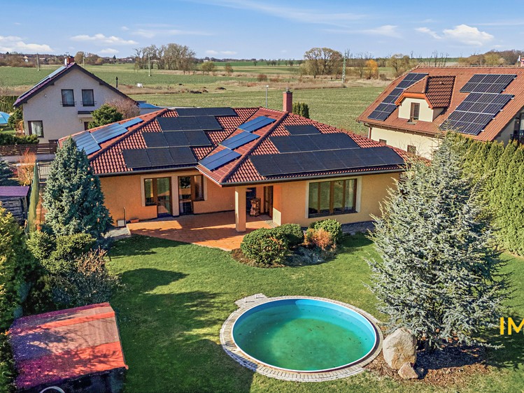 Prodej rodinného domu 145 m², pozemek 820 m² - foto 3