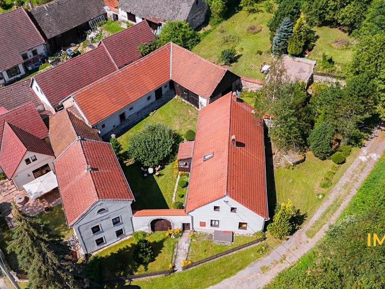 Prodej vícegeneračního domu 300 m², pozemek 2 937 m² - foto 3