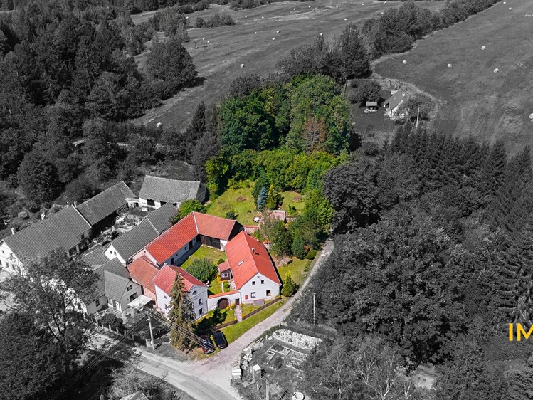 Prodej vícegeneračního domu 300 m², pozemek 2 937 m² - foto 4