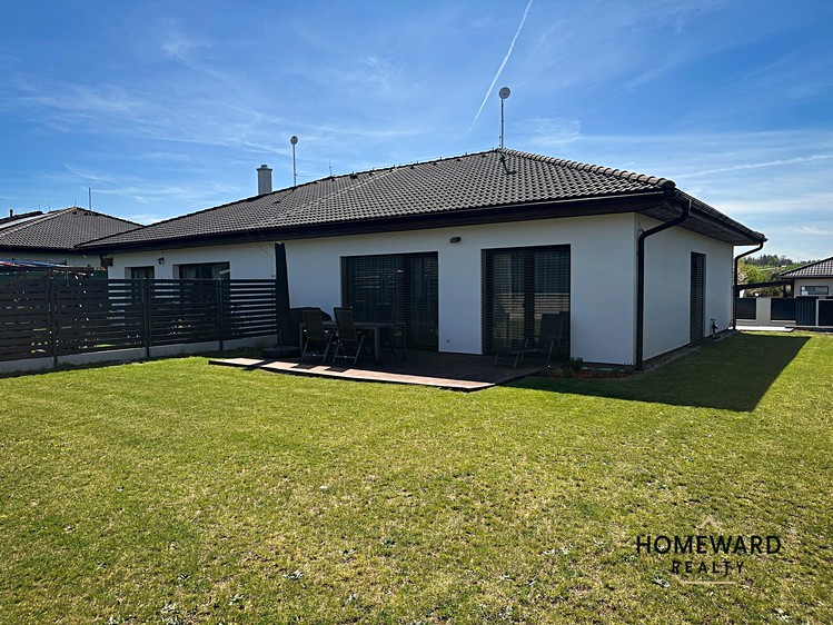 Pronájem rodinného domu 83 m², pozemek 303 m² - foto 1