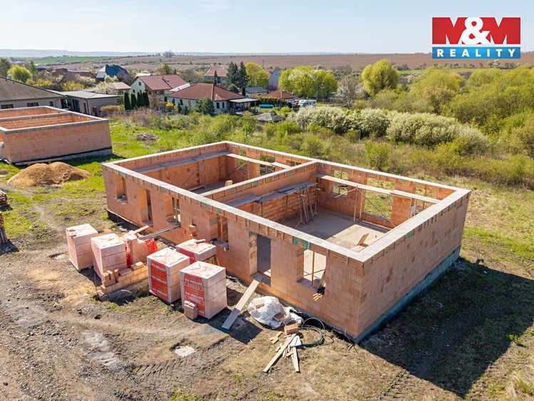 Prodej stavebního pozemku 836 m² - foto 2