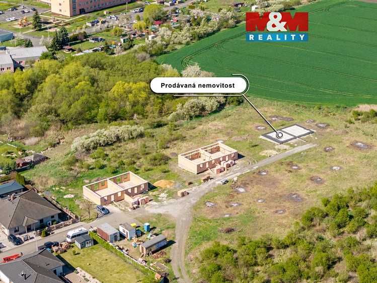 Prodej stavebního pozemku 840 m² - foto 1