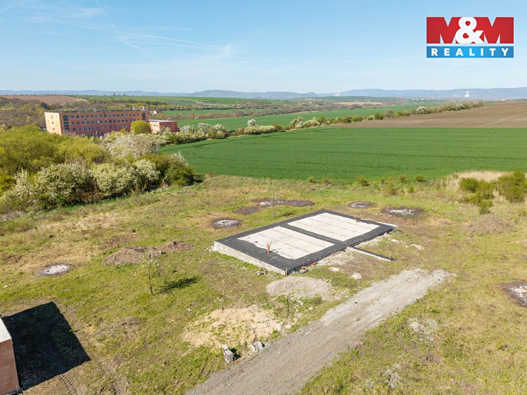Prodej stavebního pozemku 840 m² - foto 8