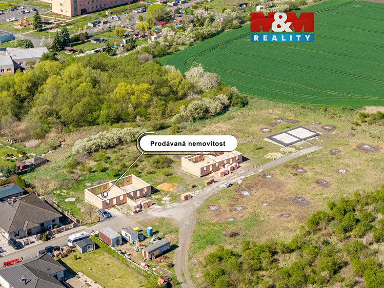 Prodej stavebního pozemku 827 m² - foto 1