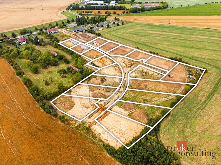 Prodej stavebního pozemku 806 m² - foto 4