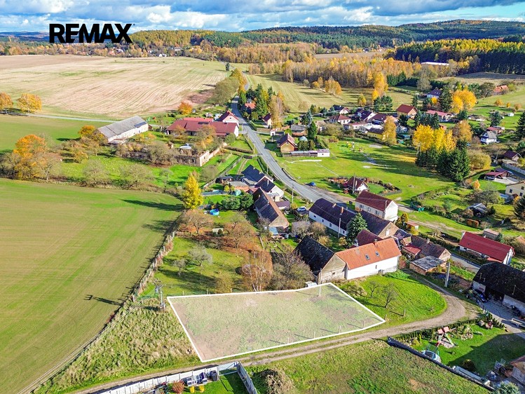 Prodej stavebního pozemku 757 m² - foto 4