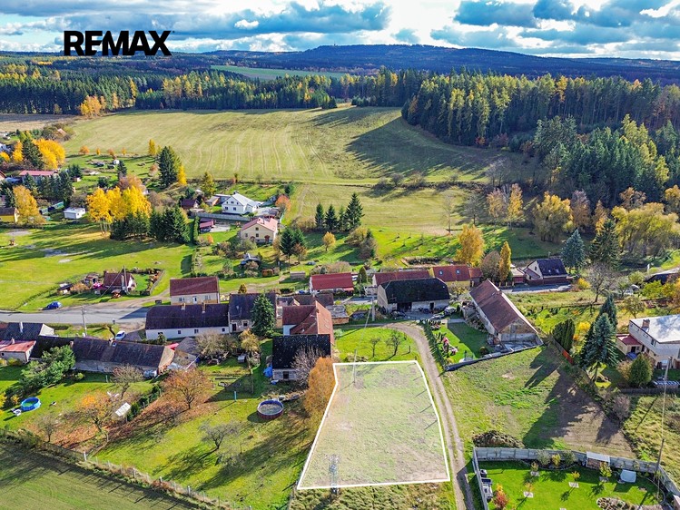 Prodej stavebního pozemku 757 m² - foto 3