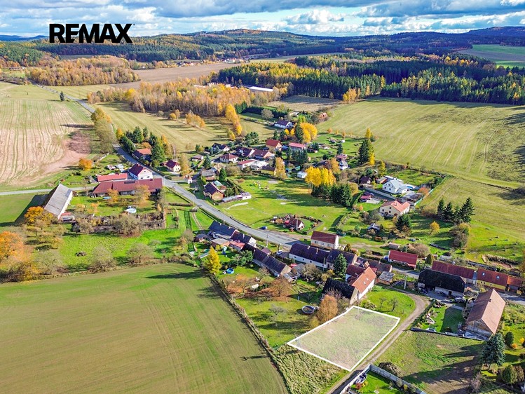 Prodej stavebního pozemku 757 m² - foto 2