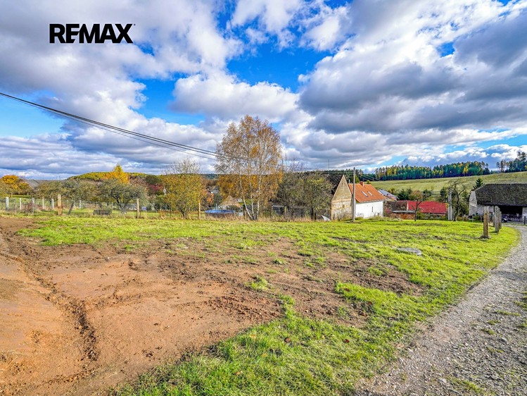 Prodej stavebního pozemku 757 m² - foto 8