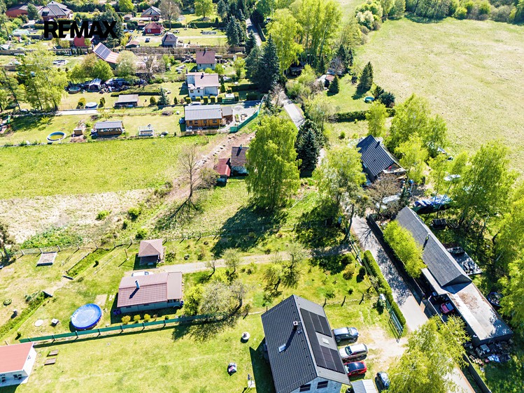 Prodej stavebního pozemku 738 m² - foto 4