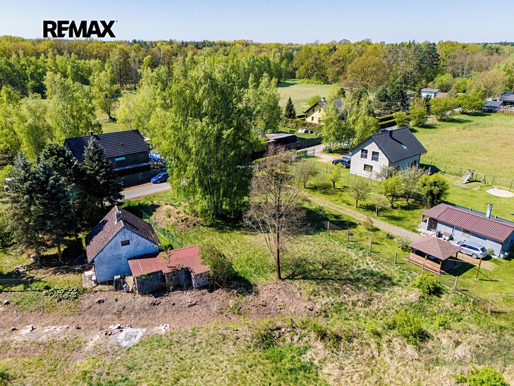 Prodej stavebního pozemku 738 m² - foto 3