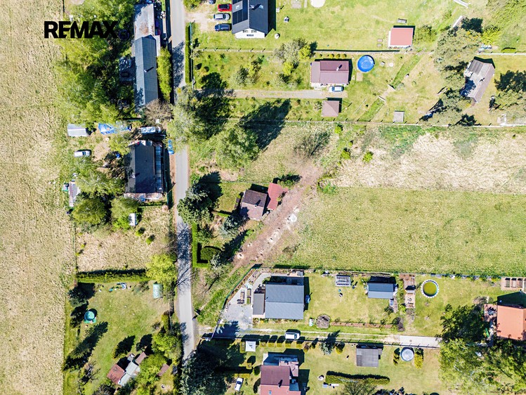Prodej stavebního pozemku 738 m² - foto 8