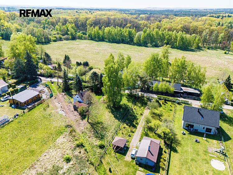 Prodej stavebního pozemku 738 m² - foto 5