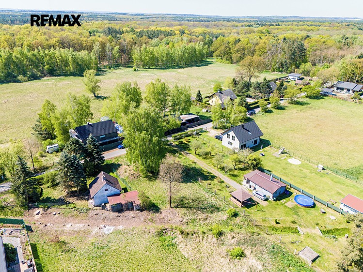 Prodej stavebního pozemku 738 m² - foto 6