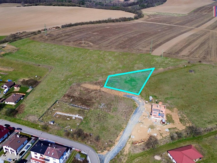 Prodej stavebního pozemku 1 627 m² - foto 1