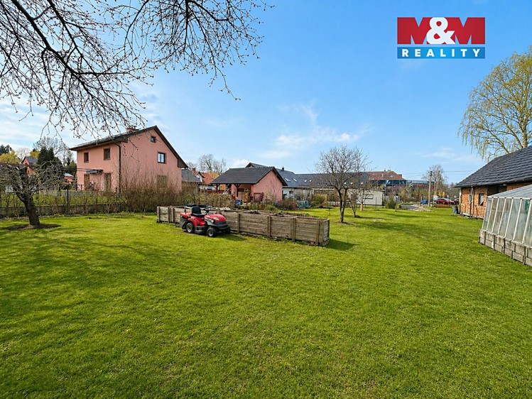 Prodej stavebního pozemku 706 m² - foto 2