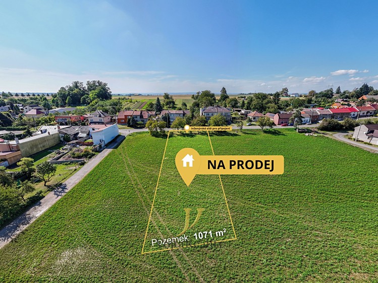 Prodej stavebního pozemku 1 071 m² - foto 2