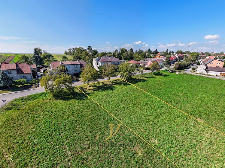Prodej stavebního pozemku 1 071 m² - foto 7