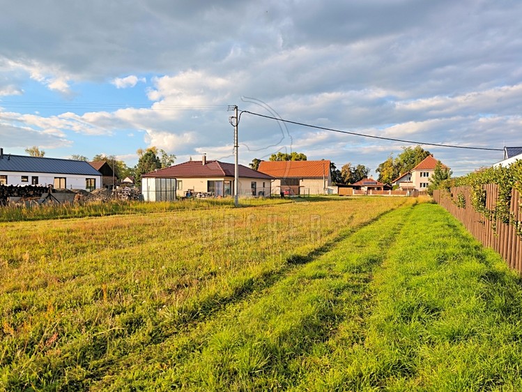 Prodej stavebního pozemku 1 540 m² - foto 2