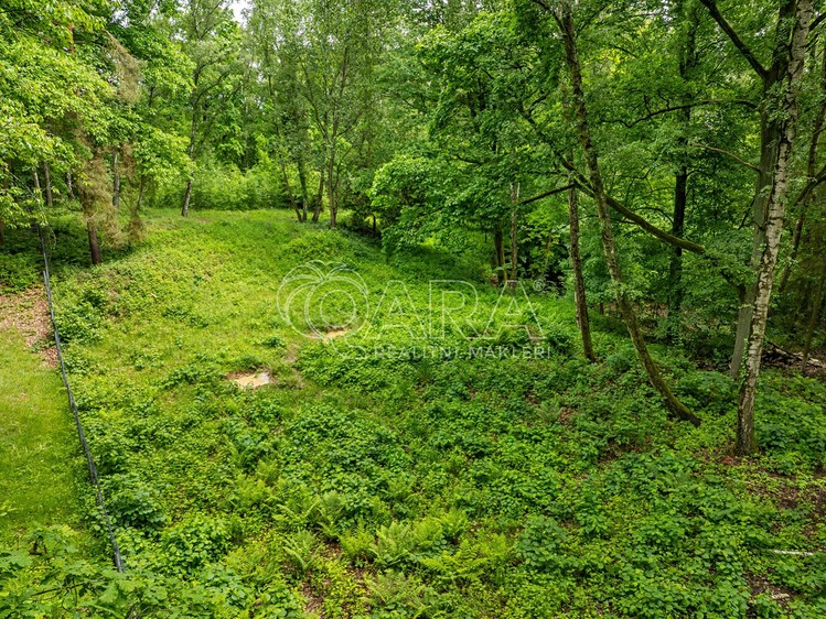 Prodej stavebního pozemku 5 519 m² - foto 1