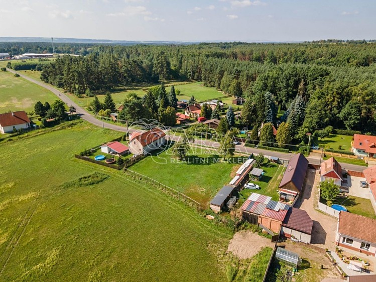 Prodej stavebního pozemku 1 300 m² - foto 4
