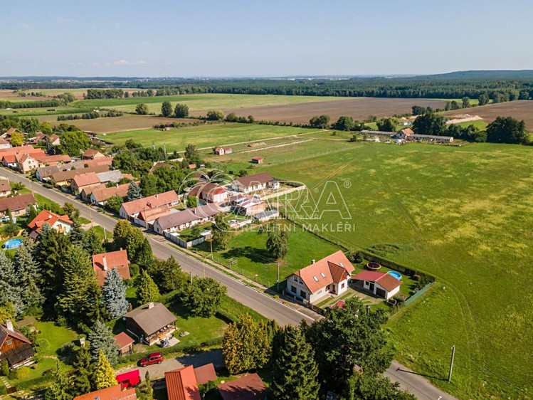 Prodej stavebního pozemku 1 300 m² - foto 3