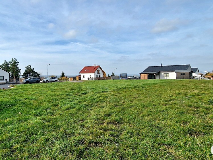 Prodej stavebního pozemku 972 m² - foto 5