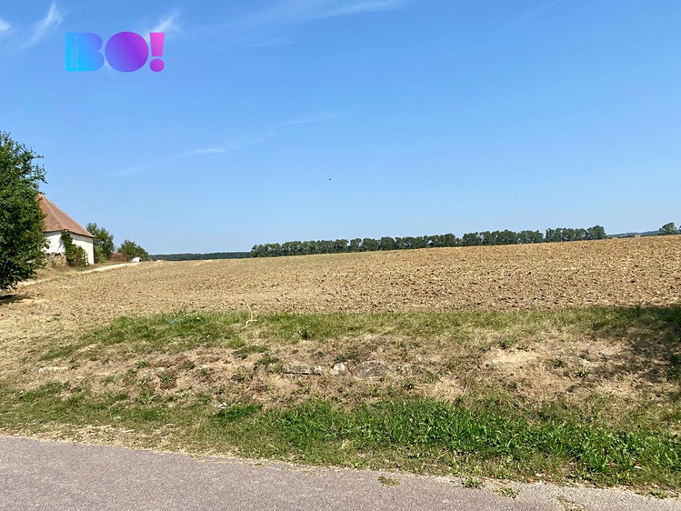 Prodej stavebního pozemku 1 900 m² - foto 2
