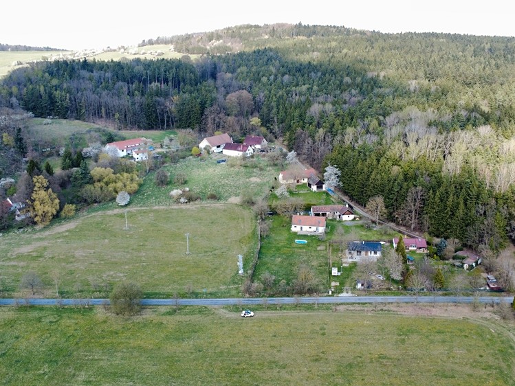 Prodej stavebního pozemku 1 100 m² - foto 3